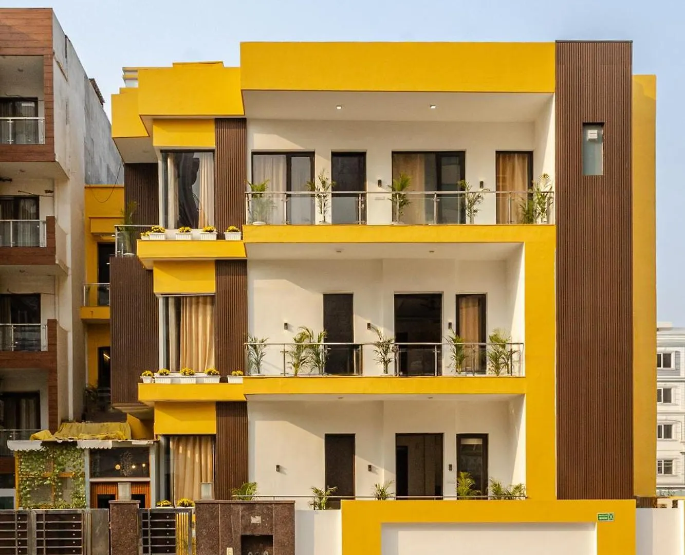 Lime Tree Hotel - Golf Course Road, Sector-43, Gurugram Gurgaon