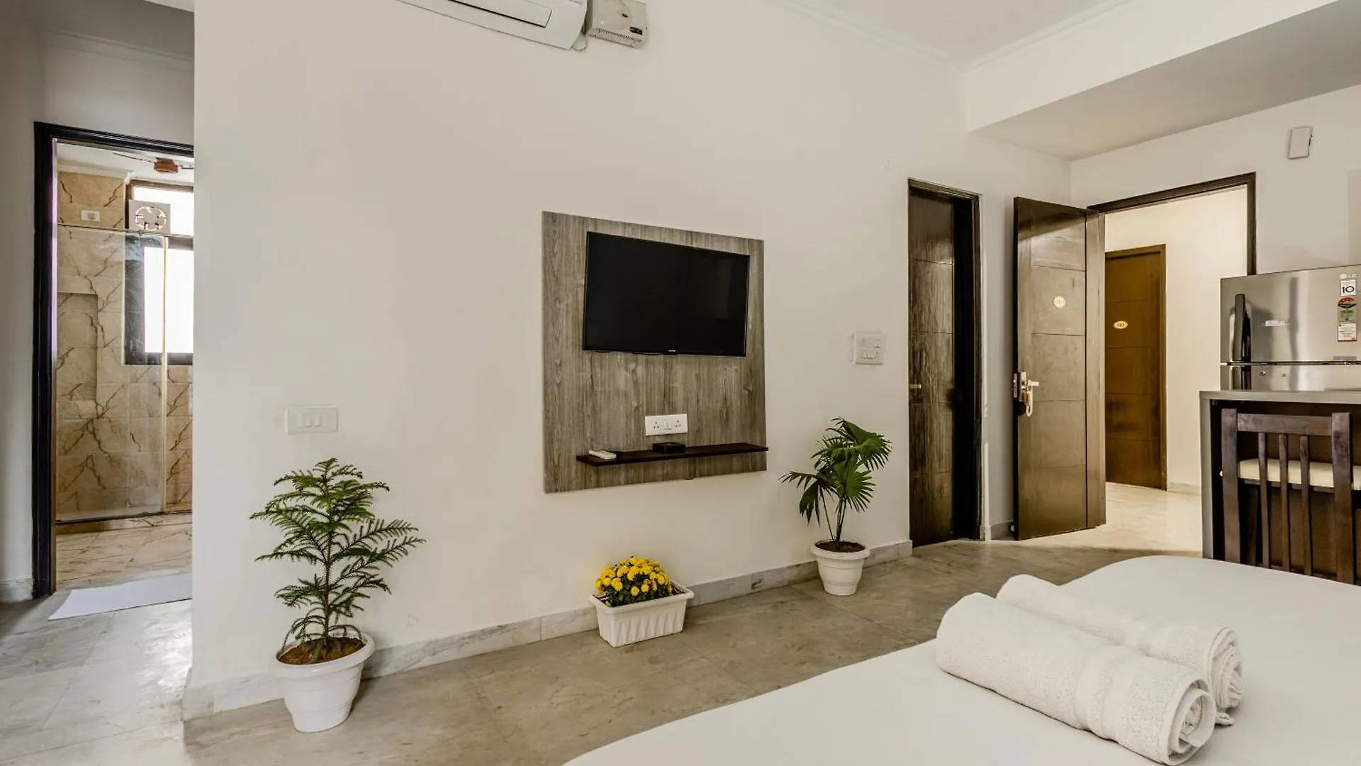 Lime Tree Hotel - Golf Course Road, Sector-43, Gurugram Gurgaon