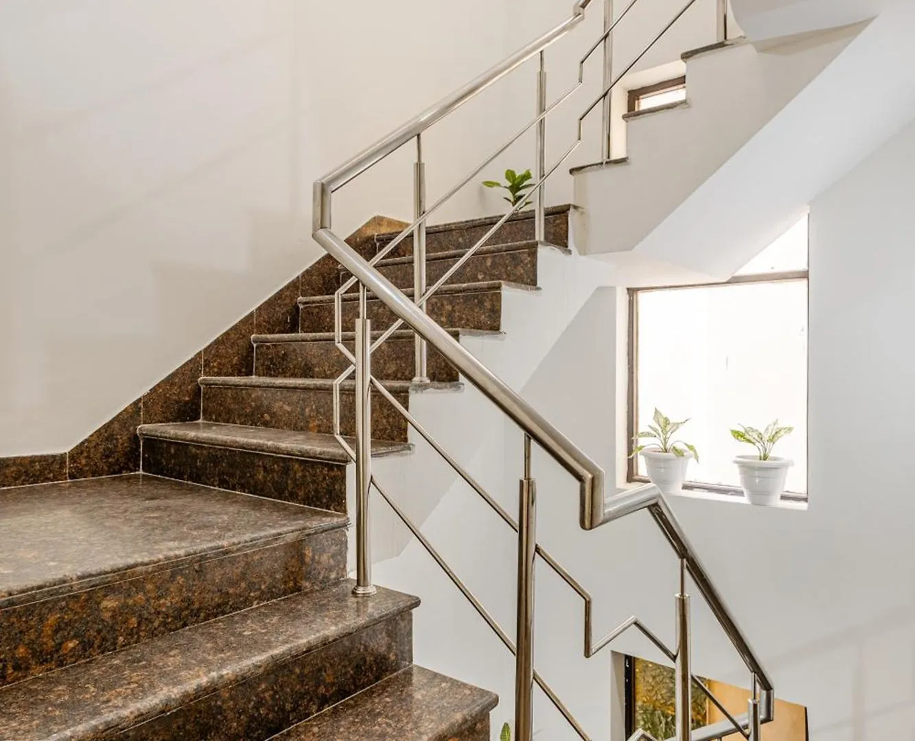 Lime Tree Hotel - Golf Course Road, Sector-43, Gurugram Gurgaon